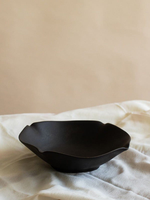 Hanaemi Porcelain Shallow Bowl