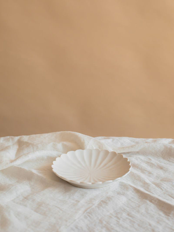 Kasumi Fujimura Flower-Shaped Plate