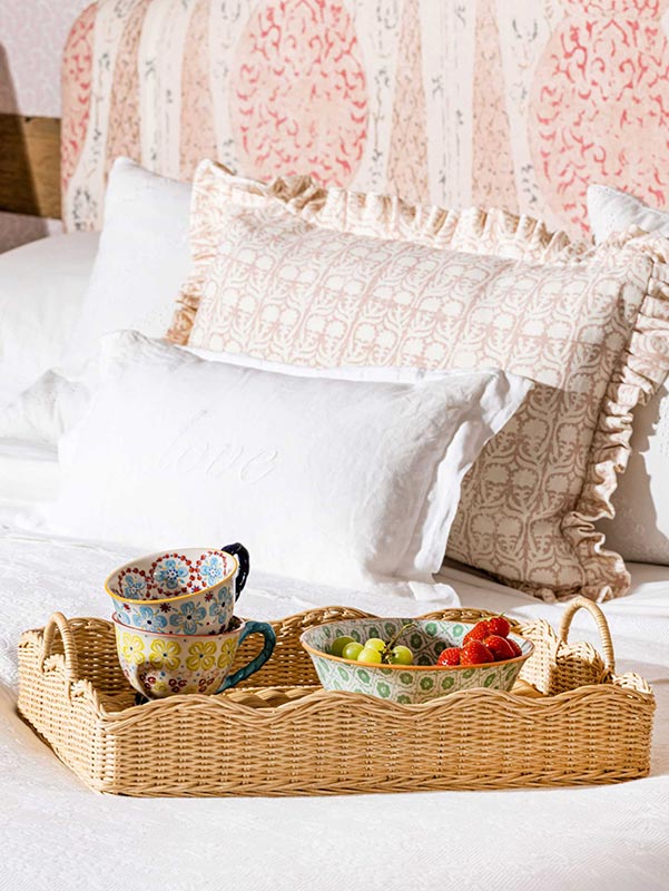 natural breakfast tray