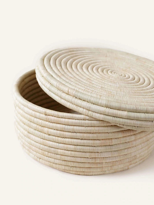 Round Lidded Natural Basket